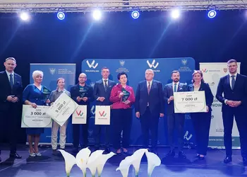 Laureaci miejsc I - III w konkursie na scenie w Stawiszynie 