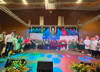 Wręczenie nagród i podziękowań podczas „Konkursu z Jajem na potrawę i palmę wielkanocną